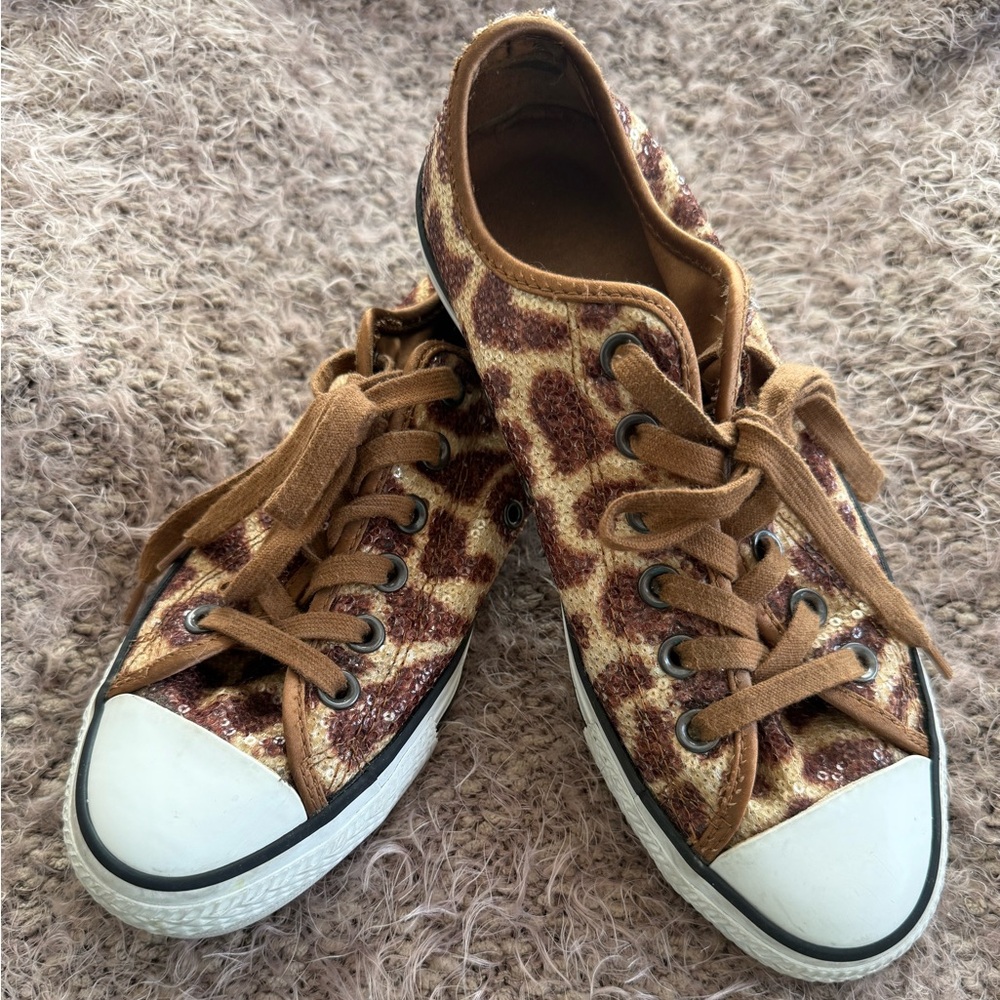 Converse Giraffe Sequined Low Tops - Sz 7.5 - EUC